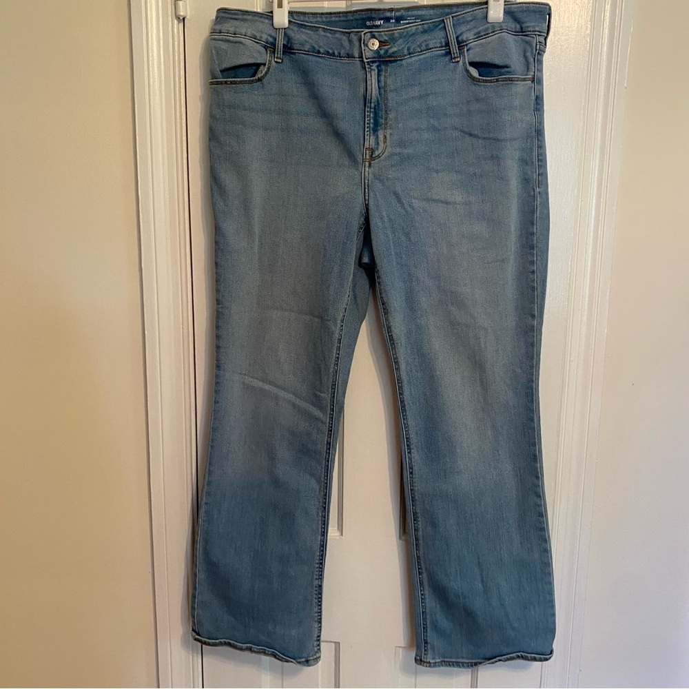 Light wash bootcut jeans